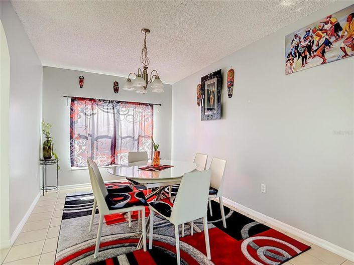Image No.6-4 Bed House for sale