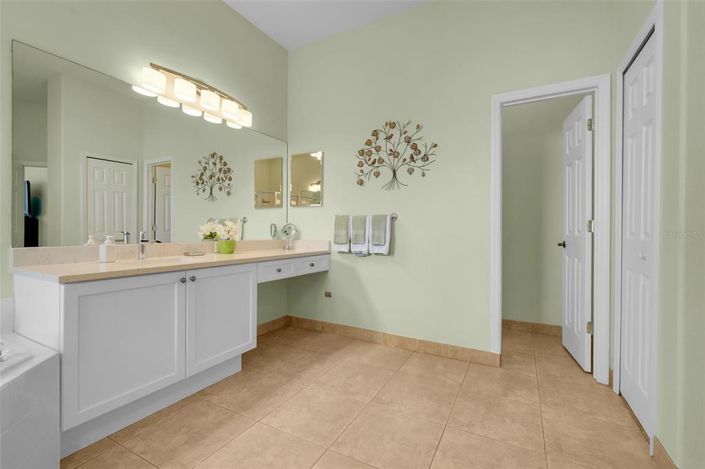 Image No.17-3 Bed House for sale