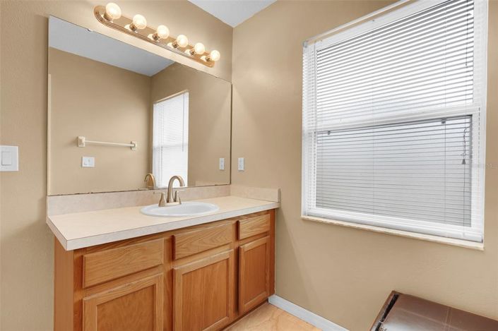 Image No.19-3 Bed House for sale