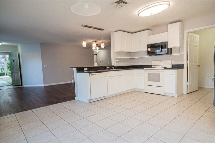 Image No.16-3 Bed House for sale