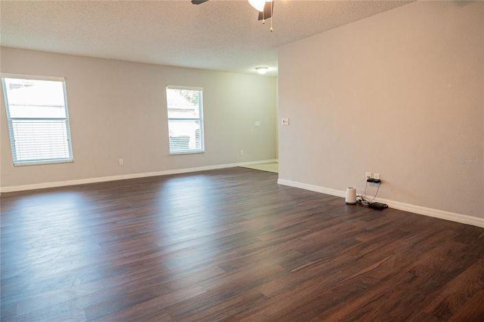 Image No.23-3 Bed House for sale