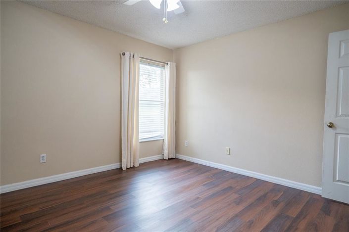 Image No.32-3 Bed House for sale
