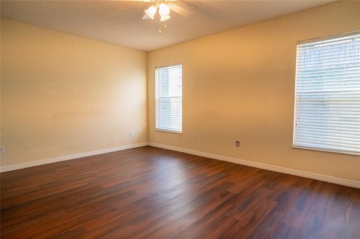 Image No.39-3 Bed House for sale