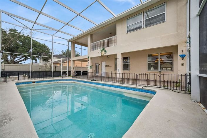 Image No.2-4 Bed House for sale