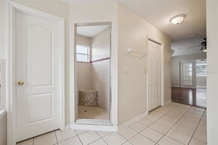 Image No.21-4 Bed House for sale