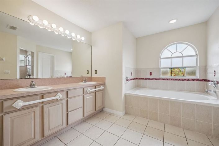 Image No.24-4 Bed House for sale