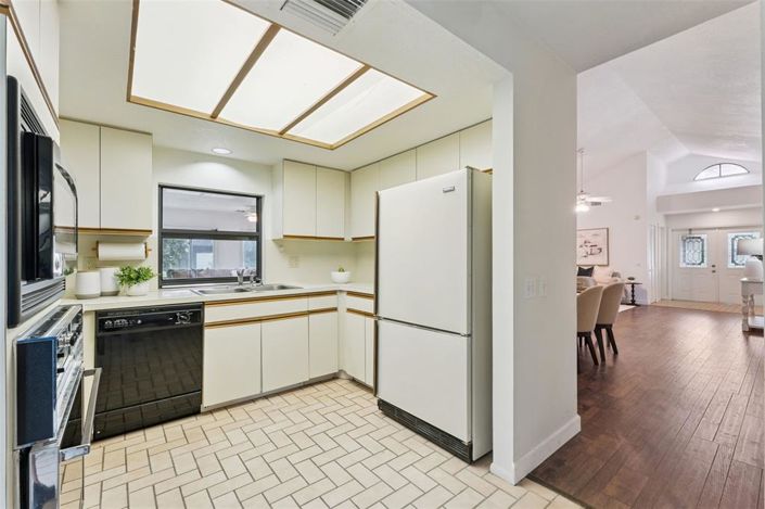 Image No.20-3 Bed House for sale