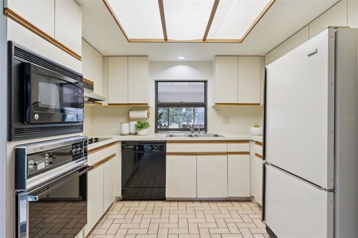 Image No.21-3 Bed House for sale