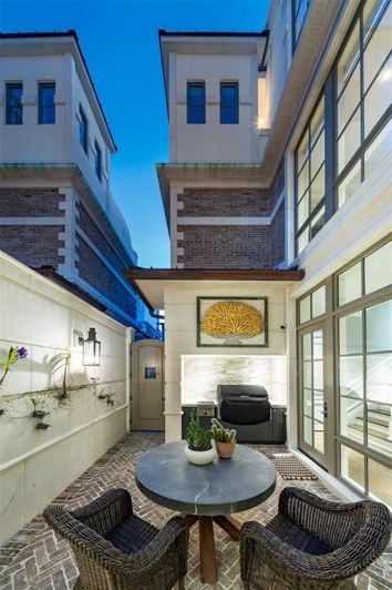 Image No.29-3 Bed Townhouse for sale