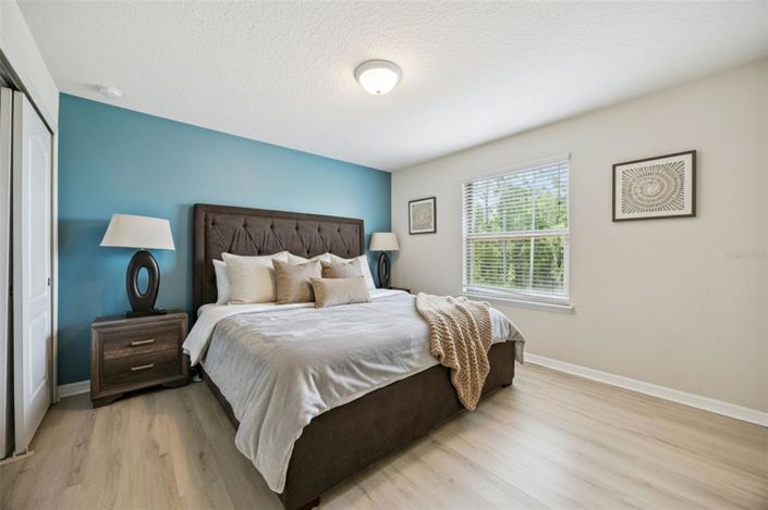 Image No.17-8 Bed House for sale