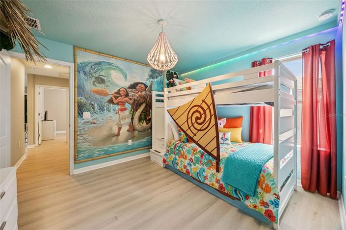 Image No.23-8 Bed House for sale