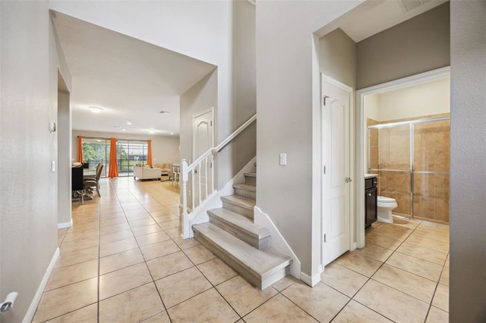 Image No.3-8 Bed House for sale