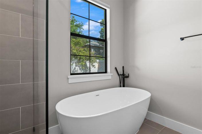 Image No.25-3 Bed House for sale