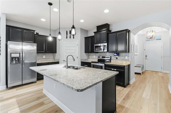 Image No.11-3 Bed House for sale