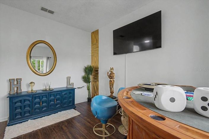 Image No.7-5 Bed House for sale