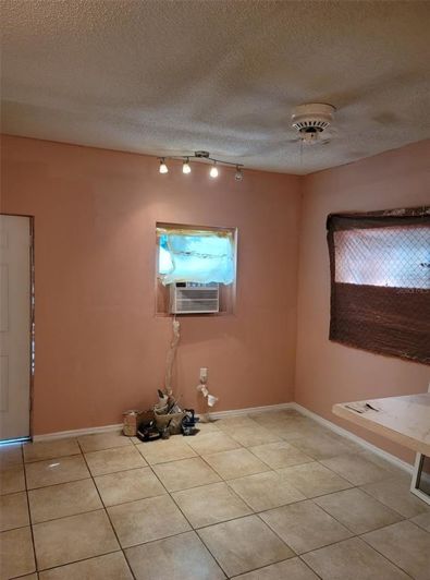Image No.9-2 Bed House for sale