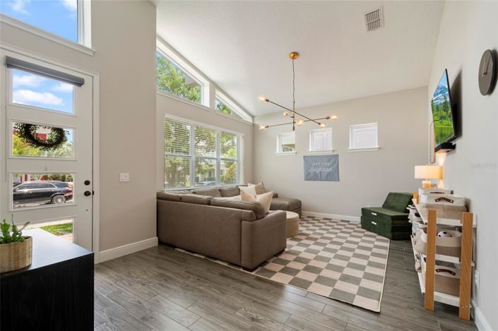 Image No.6-3 Bed House for sale