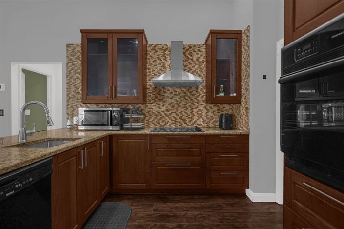 Image No.10-4 Bed House for sale