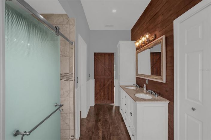 Image No.17-4 Bed House for sale