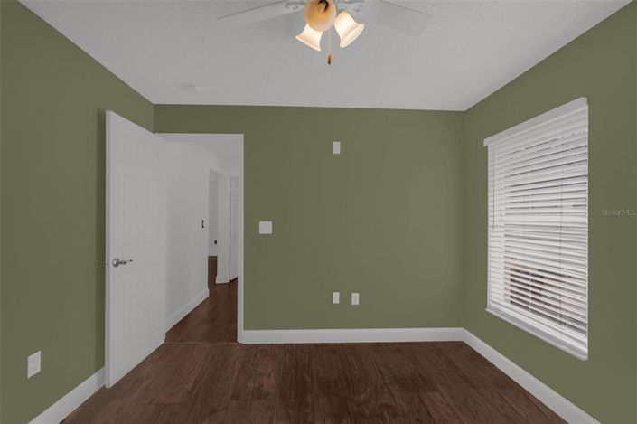 Image No.19-4 Bed House for sale
