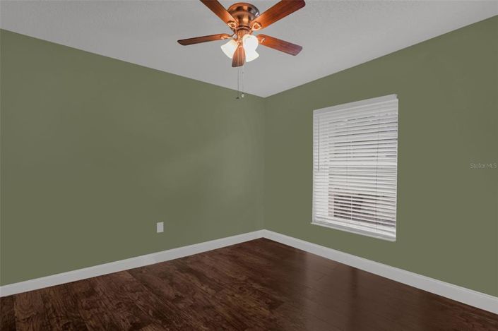 Image No.20-4 Bed House for sale