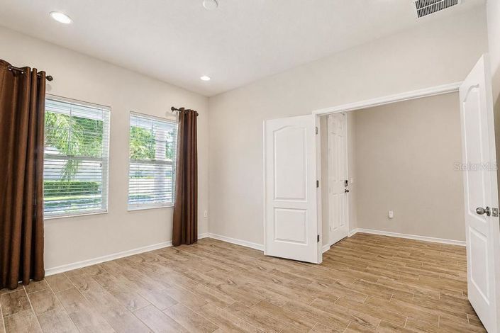 Image No.6-3 Bed House for sale