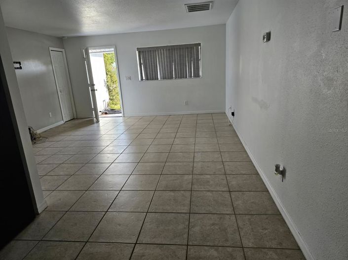 Image No.17-3 Bed House for sale
