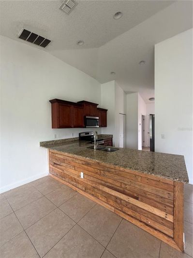 Image No.11-4 Bed House for sale