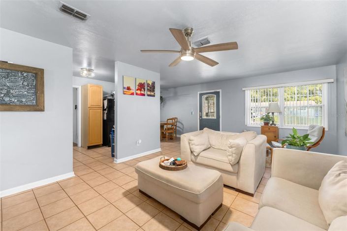 Image No.4-2 Bed House for sale