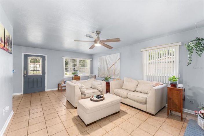 Image No.7-2 Bed House for sale