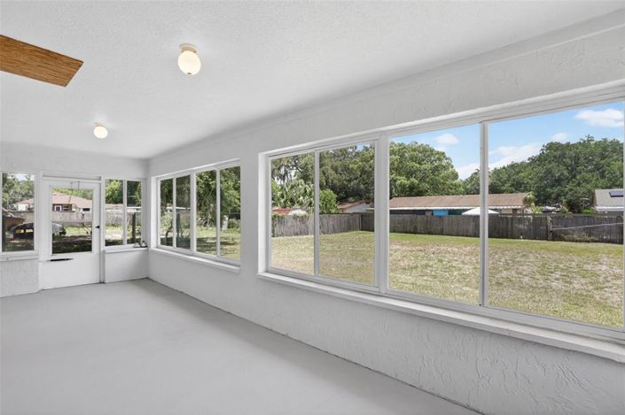 Image No.17-3 Bed House for sale