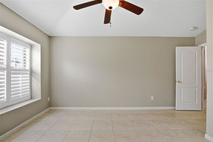 Image No.18-3 Bed House for sale
