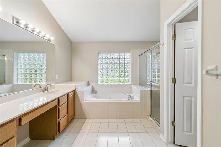 Image No.18-4 Bed House for sale