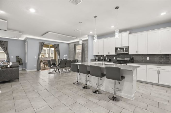 Image No.17-6 Bed House for sale