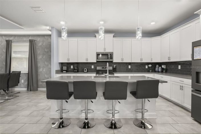 Image No.18-6 Bed House for sale