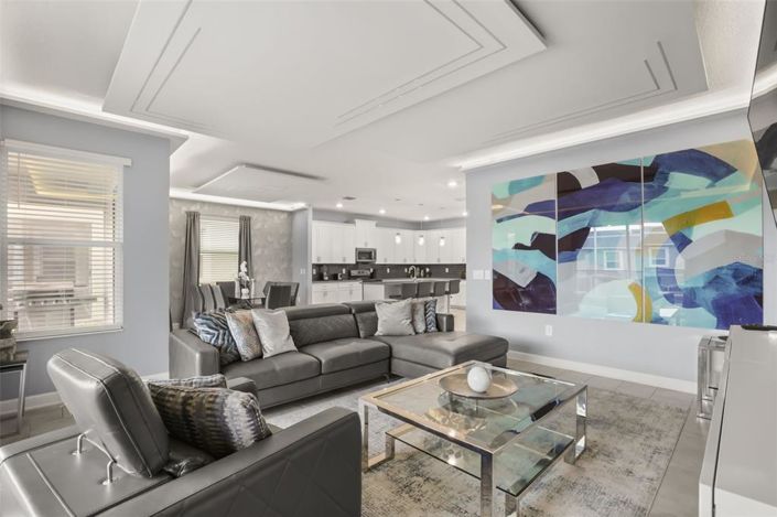 Image No.8-6 Bed House for sale