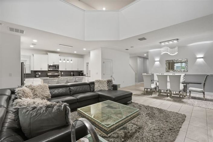 Image No.6-5 Bed House for sale