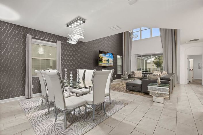 Image No.8-5 Bed House for sale