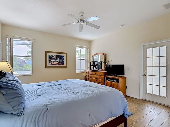 Image No.10-5 Bed House for sale