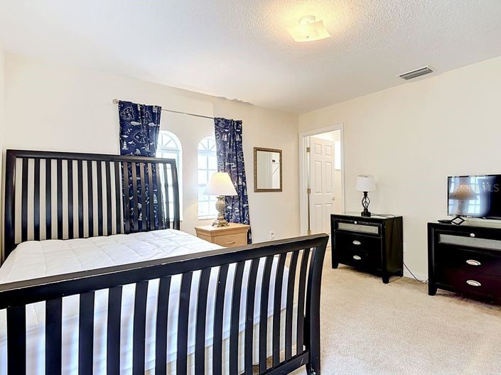 Image No.17-5 Bed House for sale