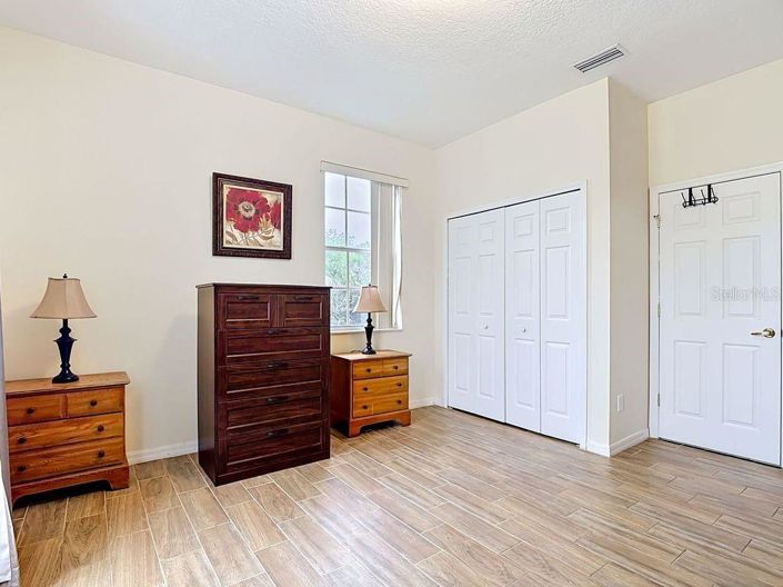 Image No.7-5 Bed House for sale