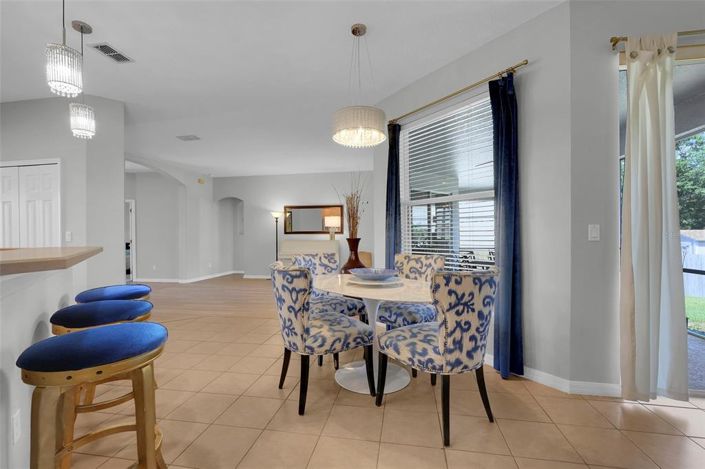 Image No.15-5 Bed House for sale