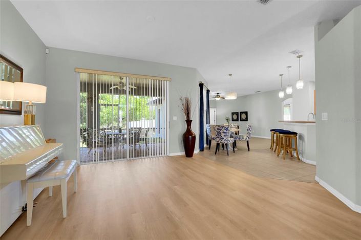Image No.5-5 Bed House for sale