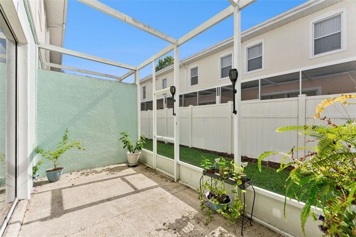 Image No.27-3 Bed Townhouse for sale