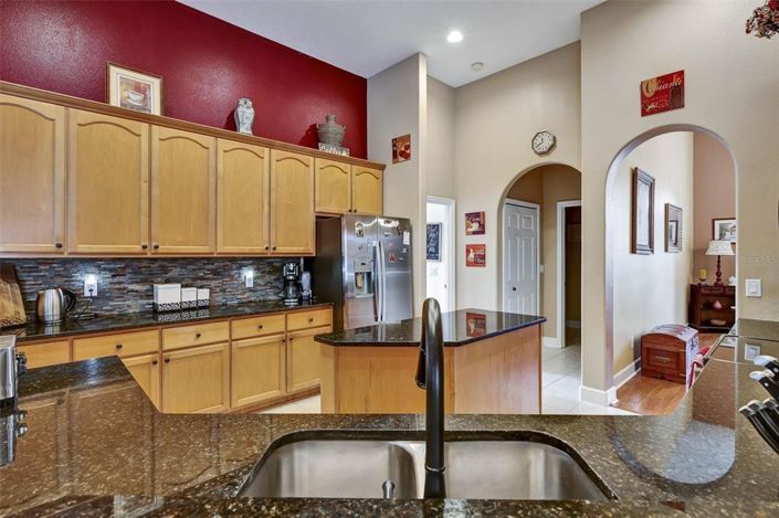 Image No.17-5 Bed House for sale