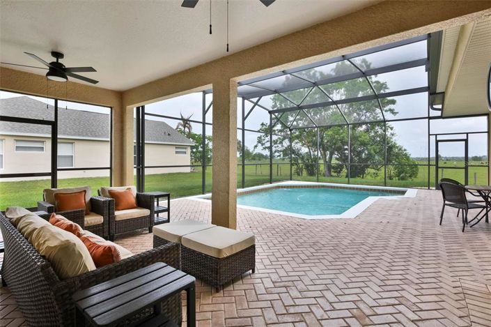 Image No.38-5 Bed House for sale