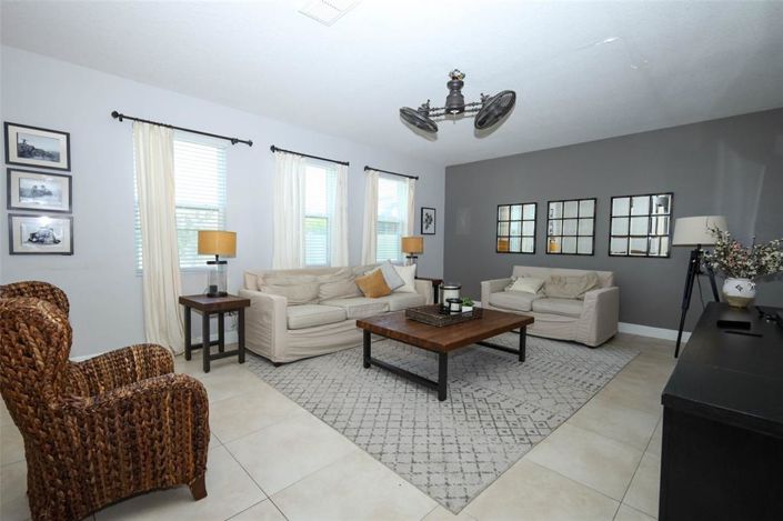 Image No.16-5 Bed House for sale