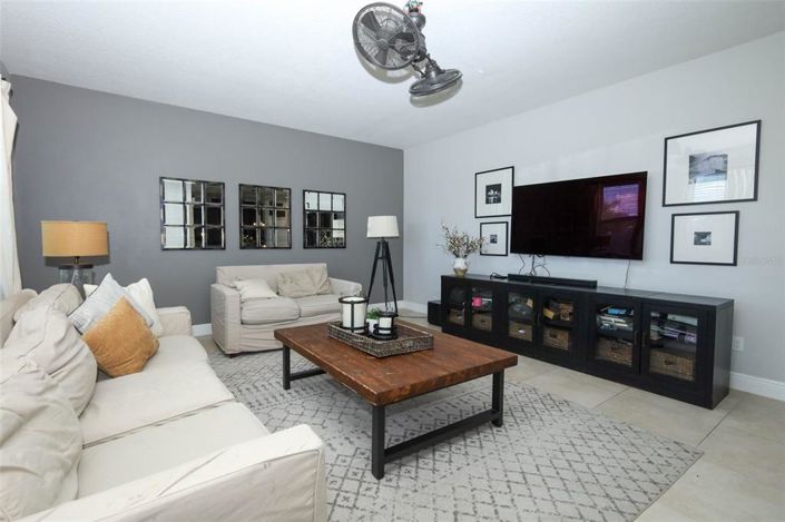 Image No.17-5 Bed House for sale