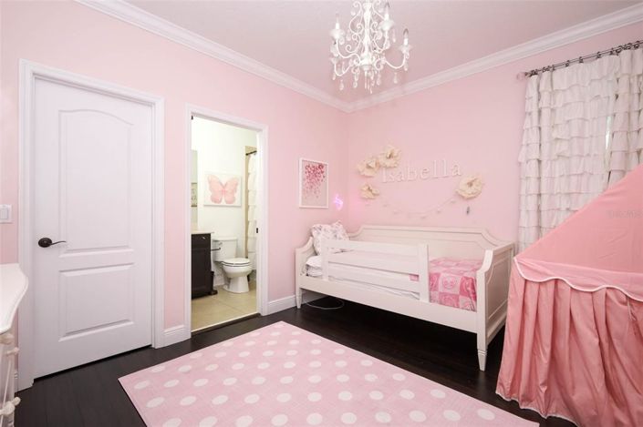 Image No.32-5 Bed House for sale