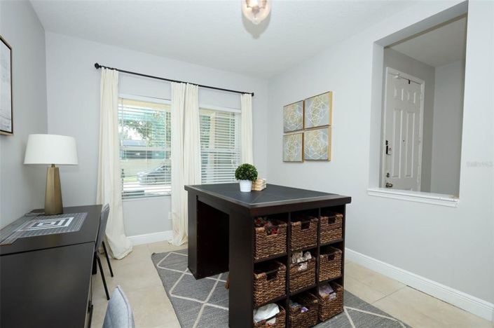 Image No.8-5 Bed House for sale